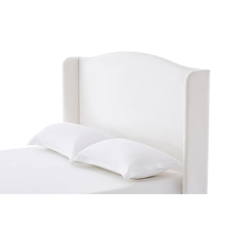 Cama King tapizada en chenilla blanca crema con cabecero tipo ala y respaldo curvado, para 2