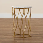 Mesa auxiliar hexagonal de mármol blanco y metal dorado, 1 pieza