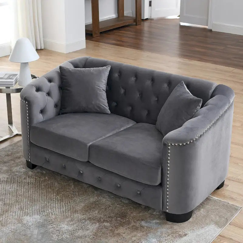 Sofá de 2 plazas de terciopelo negro/gris, respaldo capitoné, brazos con tachuelas, 2 cojines